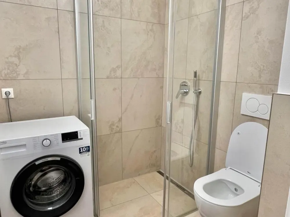 Wohnung 3 Zi kernsaniert möbliert / befristet