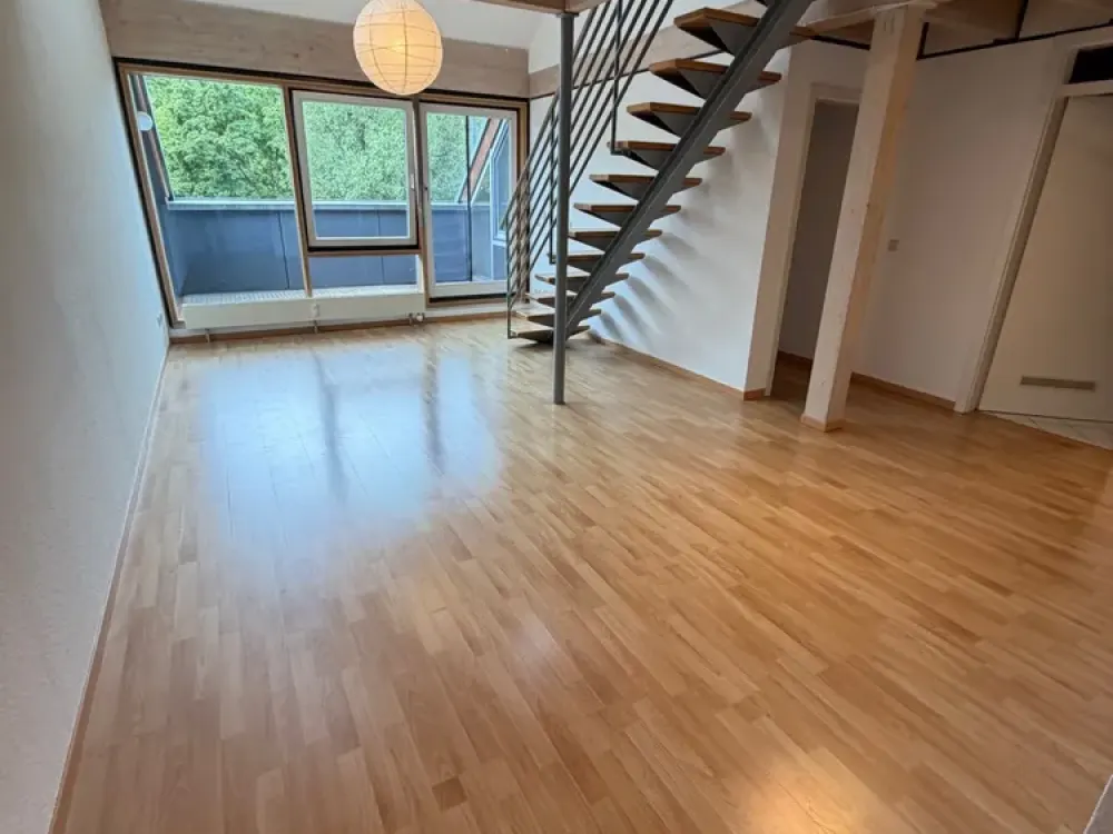 Schöne 3,5 Zimmer-Maisonette-Wohnung mit Aufzug und EBK in Wernau