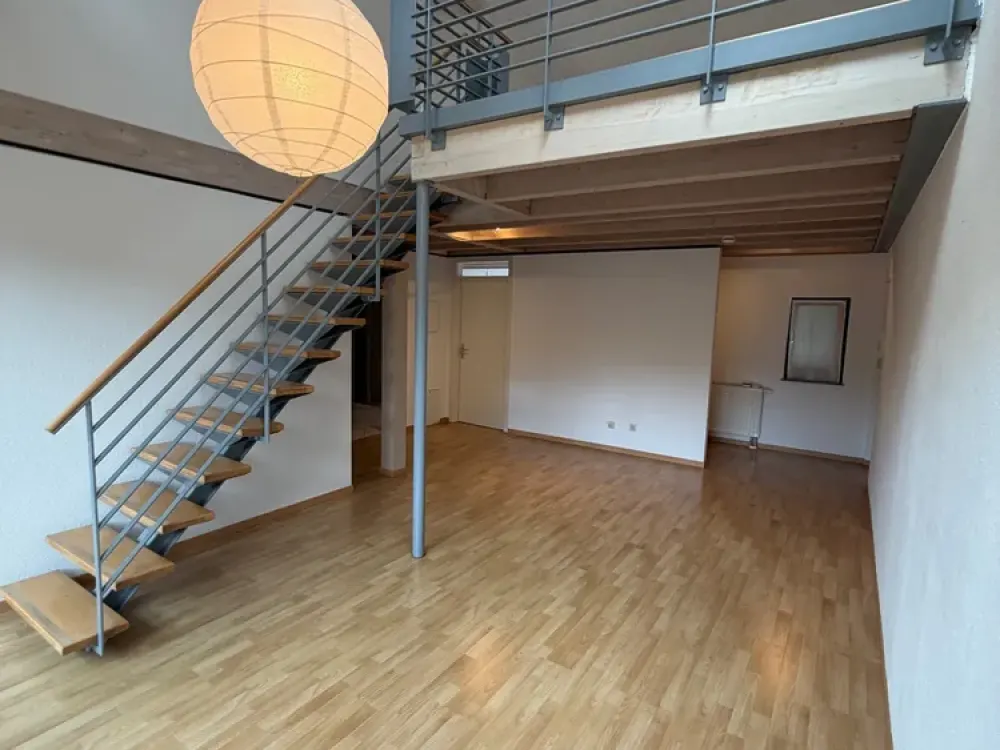 Schöne 3,5 Zimmer-Maisonette-Wohnung mit Aufzug und EBK in Wernau