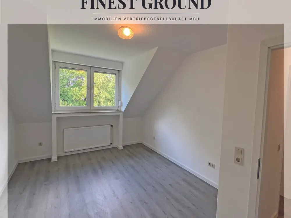Über den Dächern: Kernsanierte 70,59m² Wohnung mit Loggia, lichtdurchfluteten Räumen & geschlossener