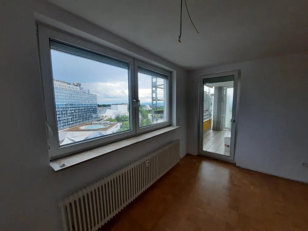Kernsanierte 2,5-Zimmer-Wohnung mit hochwertiger Ausstattung