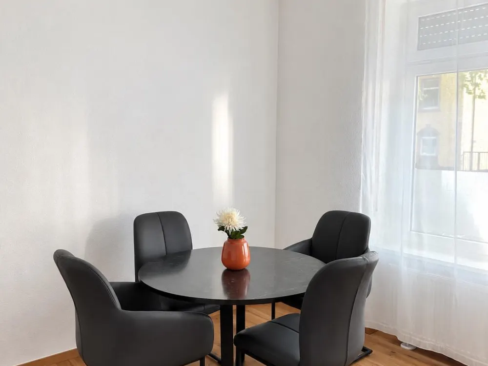 Möblierte 2-Zimmer-Wohnung in Frankfurt-Bornheim mit Balkon