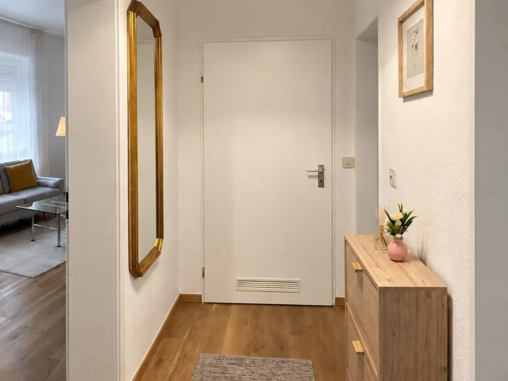 Möblierte 2-Zimmer-Wohnung in Frankfurt-Bornheim mit Balkon
