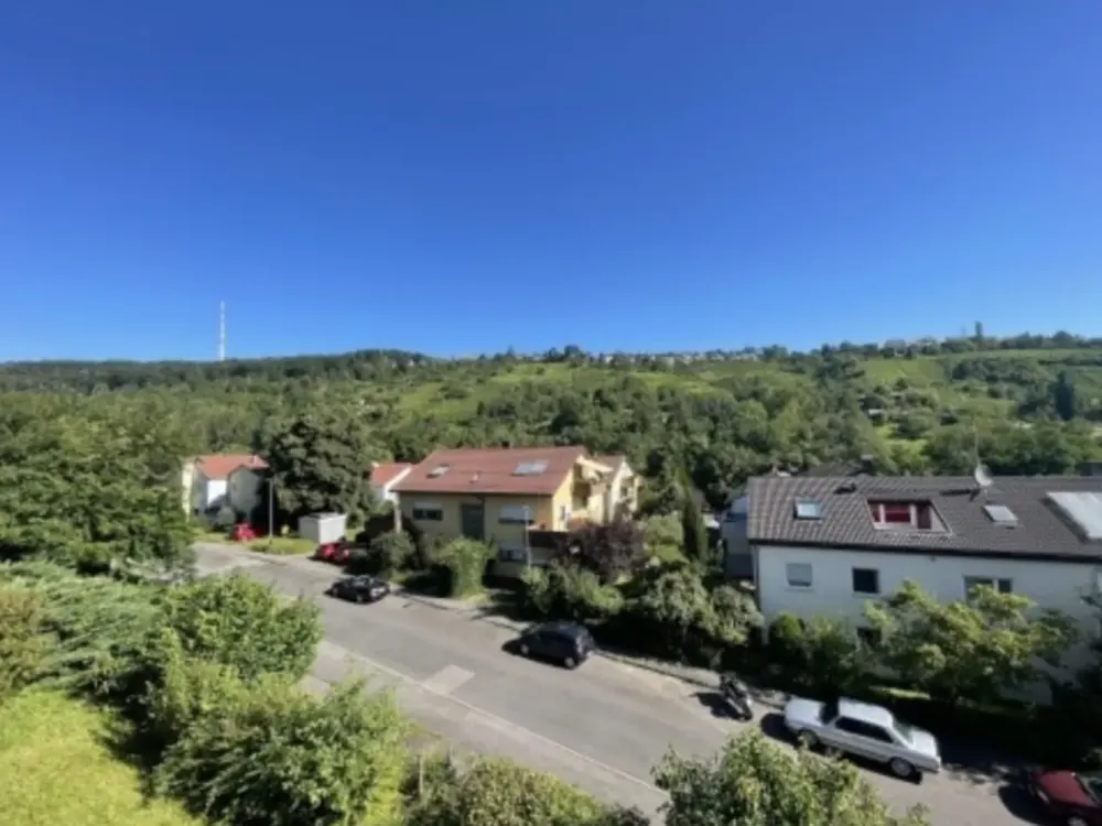 helle 3-Zimmer-Wohnung mit EBK und toller Aussicht