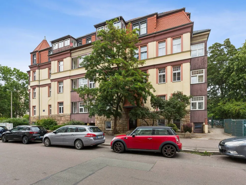 FRISCH SANIERT - 3 Zimmer mit Einbauküche in ruhiger Lage