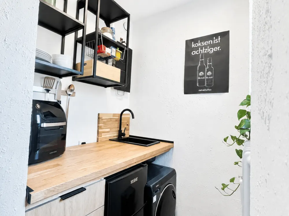 Stylishly Furnished Studio with Balcony & Coffee Bar | Alt-Saarbrücken