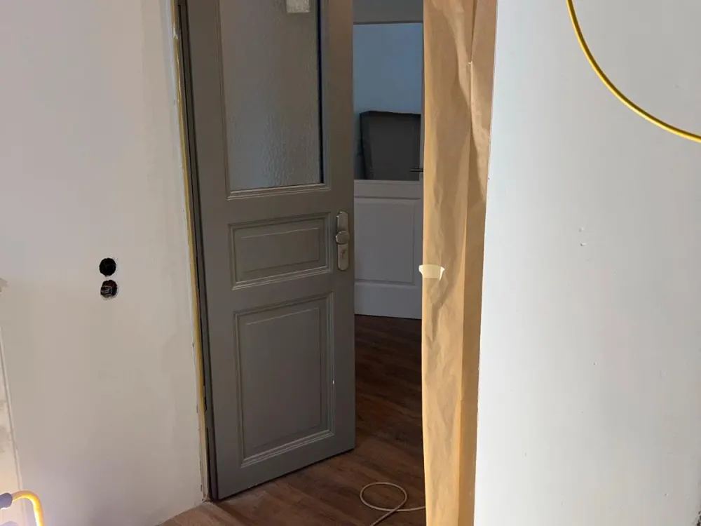 Top ausgestattete 4-Raum Wohnung. Klima, Fubohe, Balkon, Parken