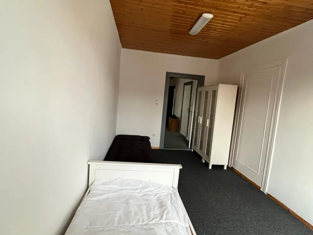 ZU VERMIETEN 1 ZIMMER 500 Euro