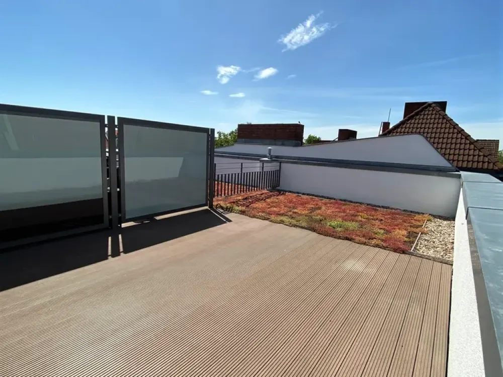 Wunderschöne, sonnige Dachterrassenwohnung, ruhig & komplett möbliert, Klimaanlage