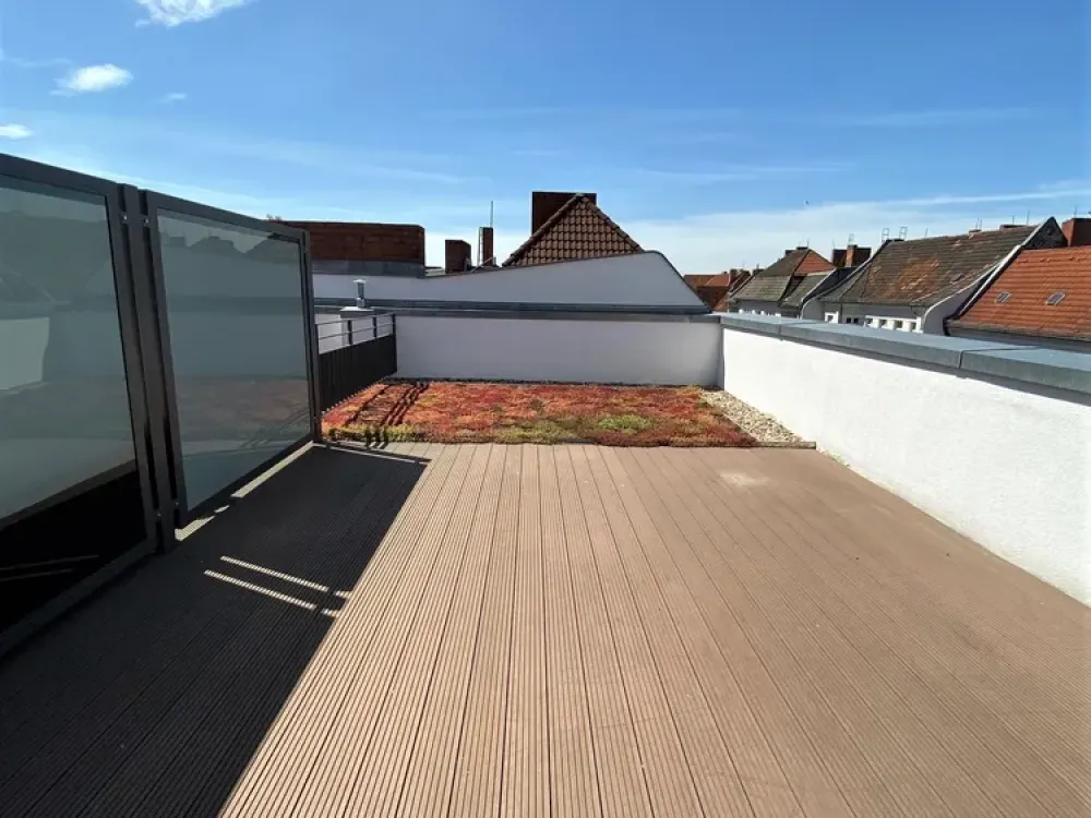 Wunderschöne, sonnige Dachterrassenwohnung, ruhig & komplett möbliert, Klimaanlage