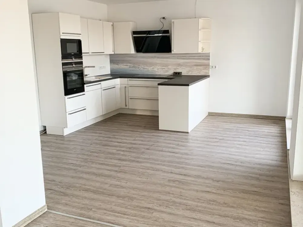 Large 4-Room Apartment for Families in Johannesvorstadt