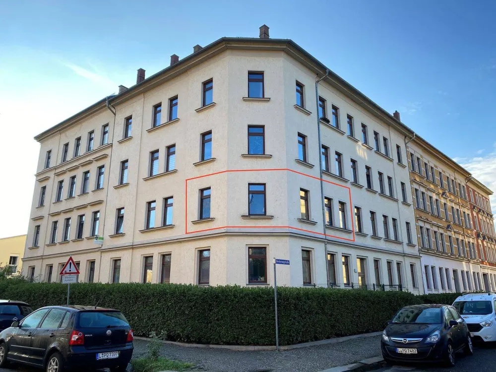 Modernisierte 2-Raum-Wohnung mit neuer Einbauküche in Leipzig
