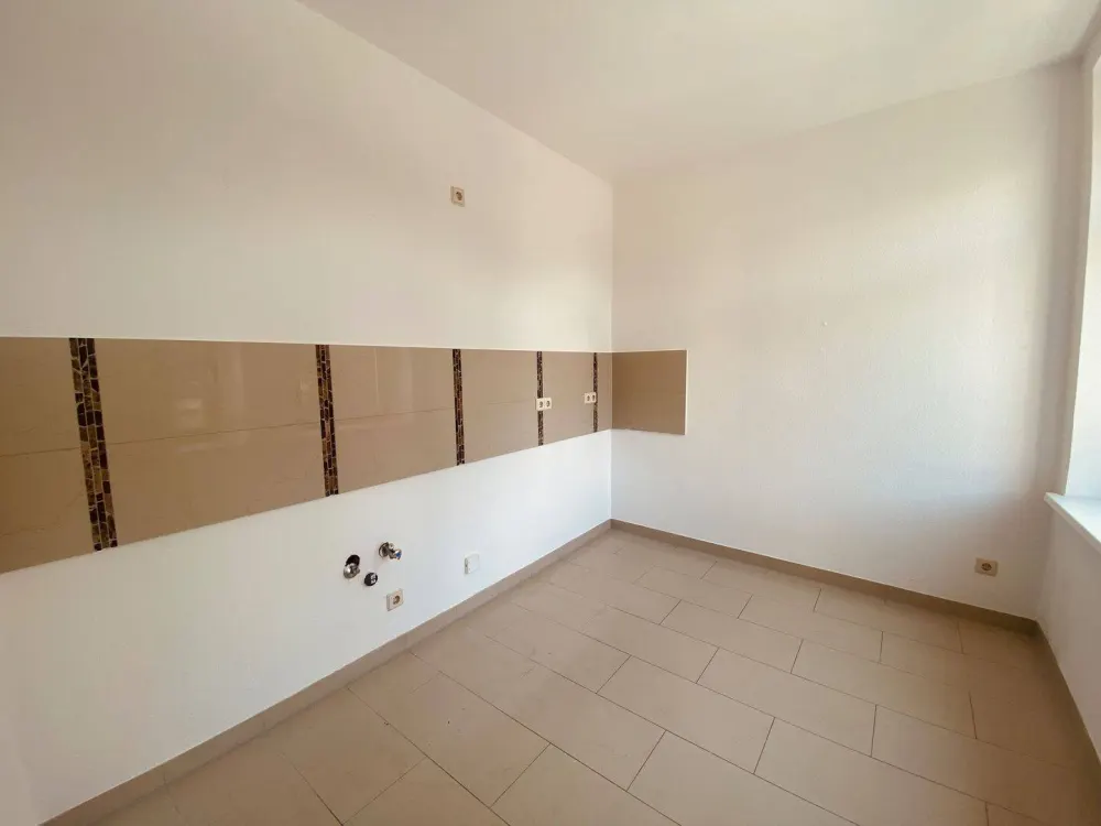 Modernisierte 2-Raum-Wohnung mit neuer Einbauküche in Leipzig
