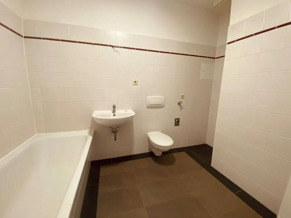 Modernisierte 2-Raum-Wohnung mit neuer Einbauküche in Leipzig