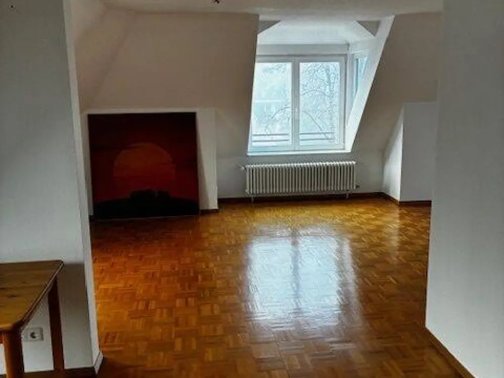 Exklusive 3,5-Zi.-Wohnung mit Gartennutzung in schöner Lage in Degerloch