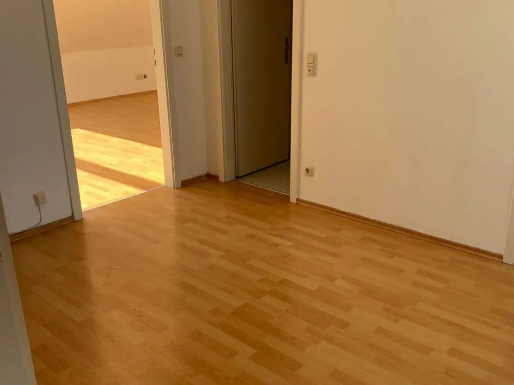 Wandsbek: 3-Zimmer-Whg im Dachgeschoß