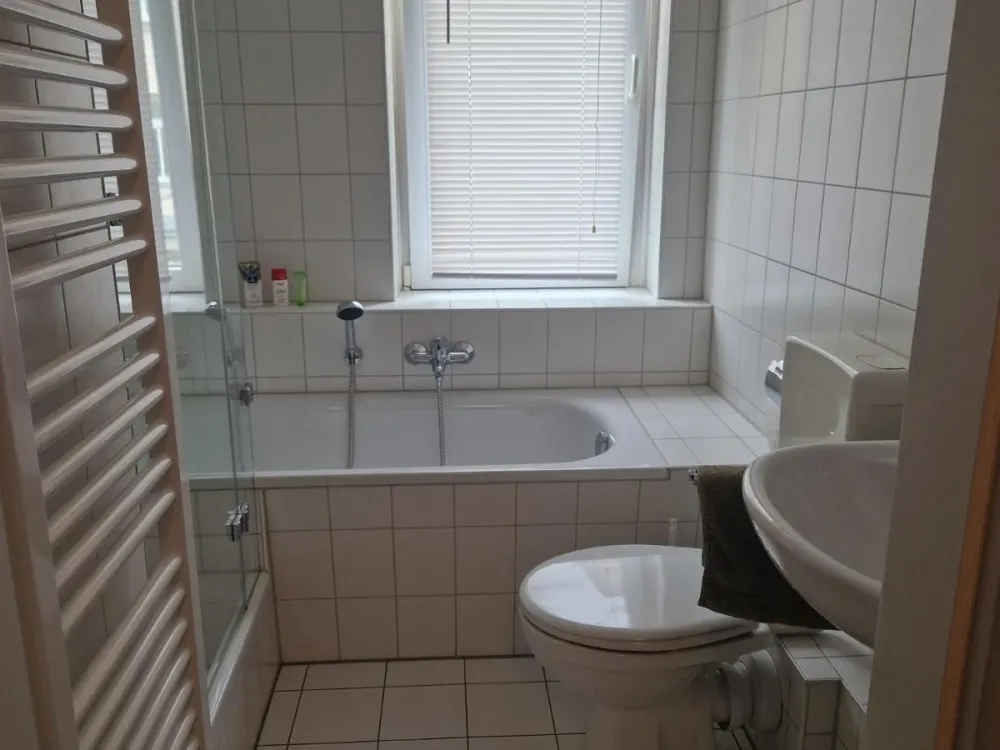 Charmante preiswerte 2-Zi Wohnung in zentraler Lage - WG-geeignet
