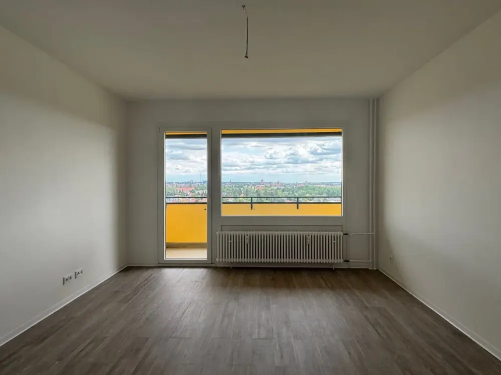Gemütliche Pärchen-Wohnung im Grünen! Mit Balkon, Aufzug und Wannenbad!