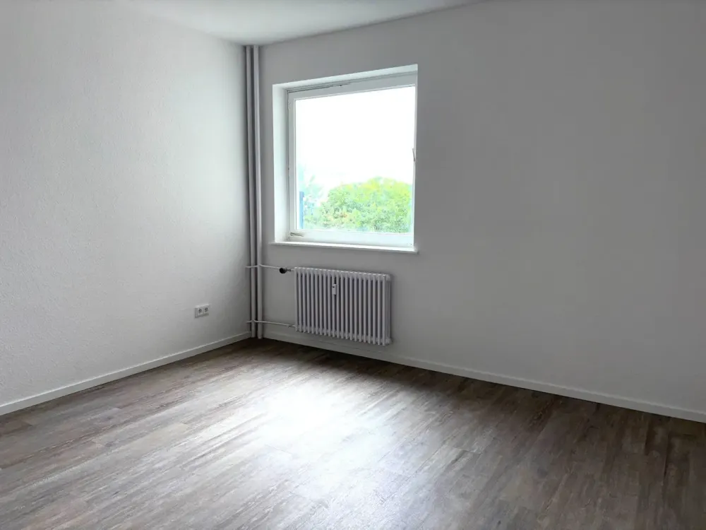 Gemütliche Pärchen-Wohnung im Grünen! Mit Balkon, Aufzug und Wannenbad!