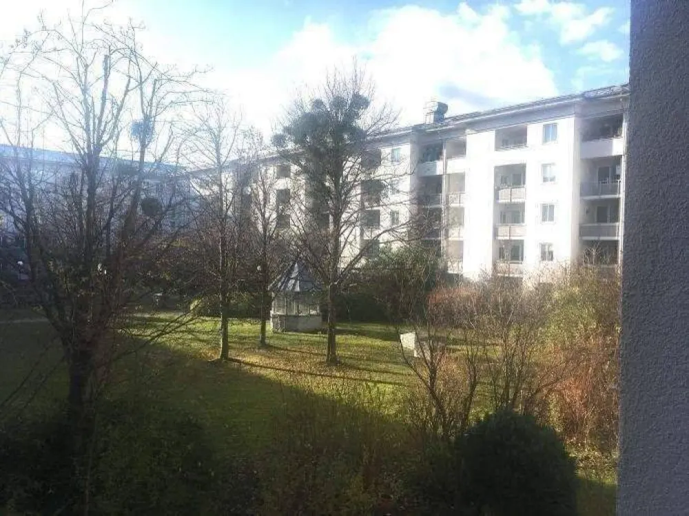 ruhige renovierte 2-Zi. Wohnung mit Balkon,EBK, ca.55qm,für 3 Jahre am Olympiapark. +Stellplatz