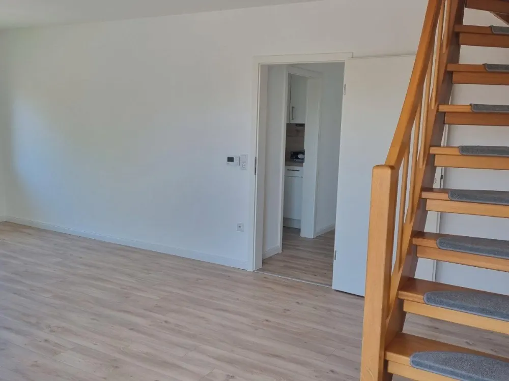 Freundliche Dachgeschosswohnung im Maisonettestil in Klecken