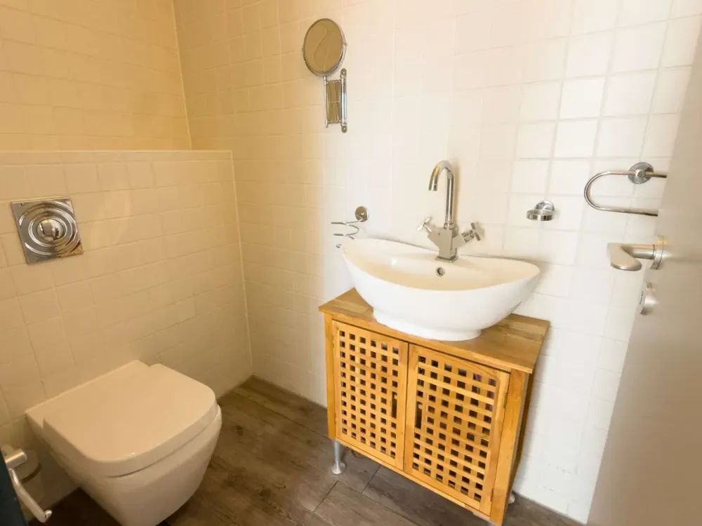 Spacious 150 m² Maisonette Apartment in Lipsia-Haus, Fitted Kitchen | Roof Terrace | En Suite Bathroom