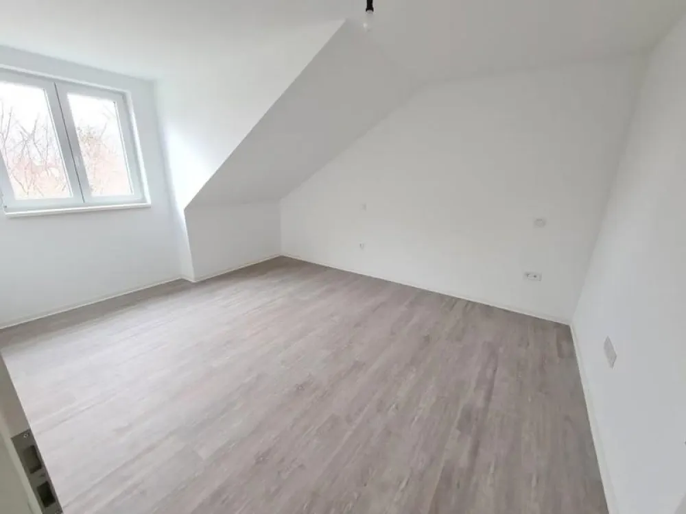 Fußbodenheizung, offene Küche, großer Balkon - Moderne Wohnung in Dormagen