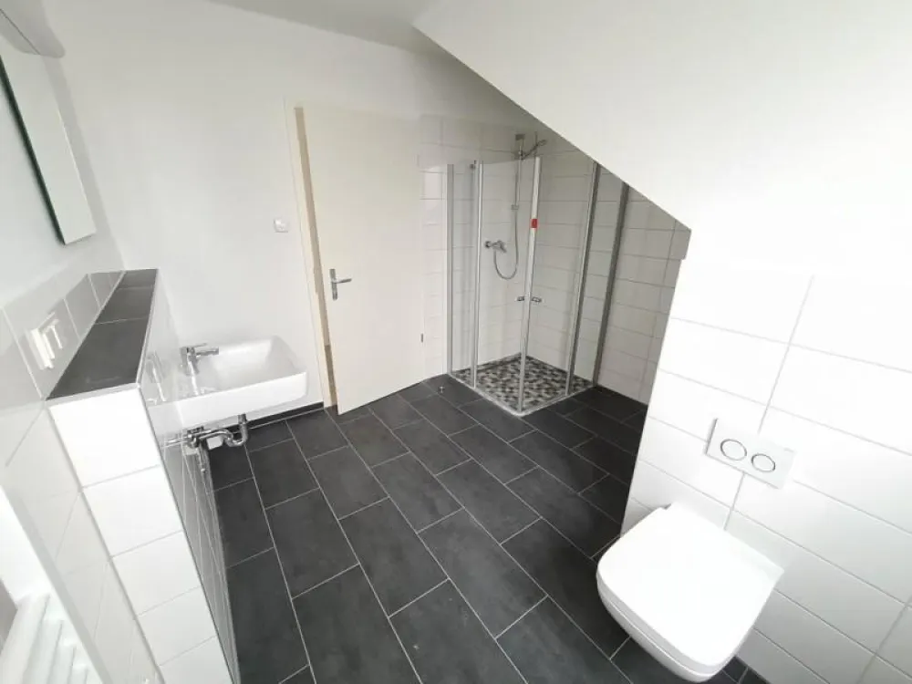 Fußbodenheizung, offene Küche, großer Balkon - Moderne Wohnung in Dormagen