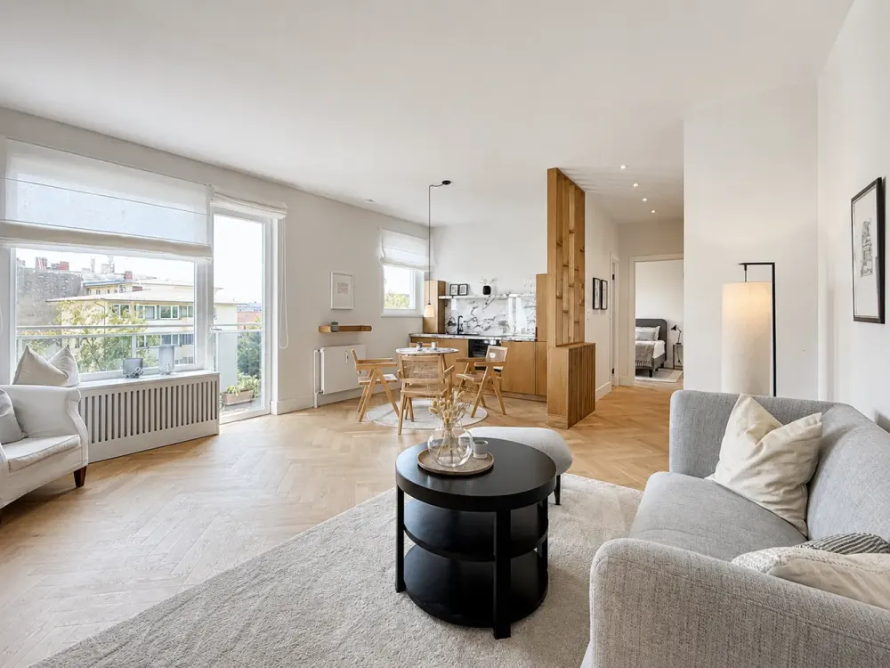 Kersaniert und vollmöbliert - 2 Zimmer, sofort bezugsfrei