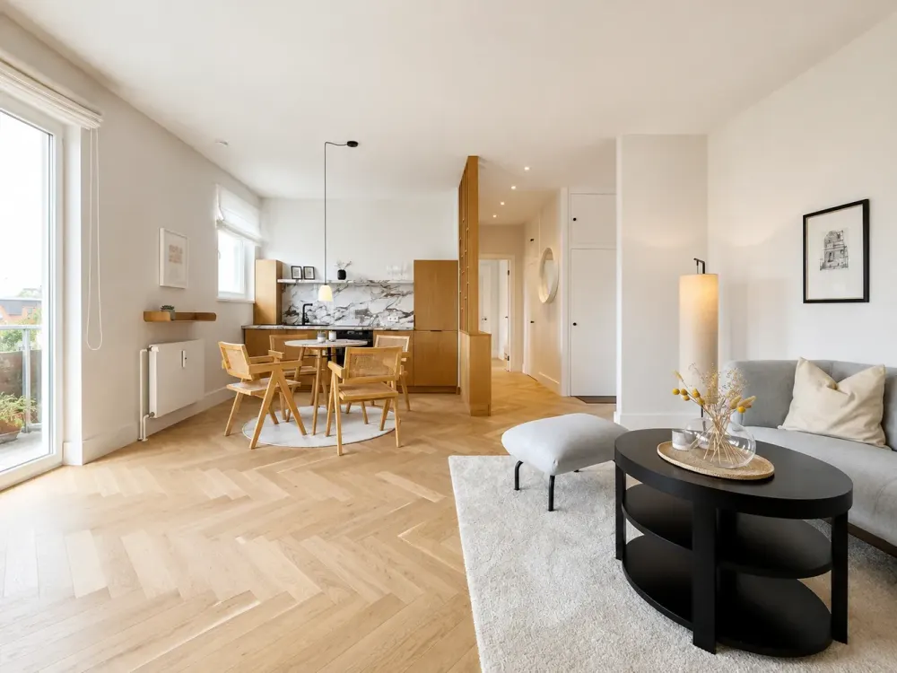 Kersaniert und vollmöbliert - 2 Zimmer, sofort bezugsfrei