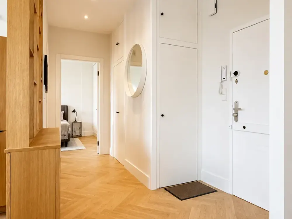 Kersaniert und vollmöbliert - 2 Zimmer, sofort bezugsfrei