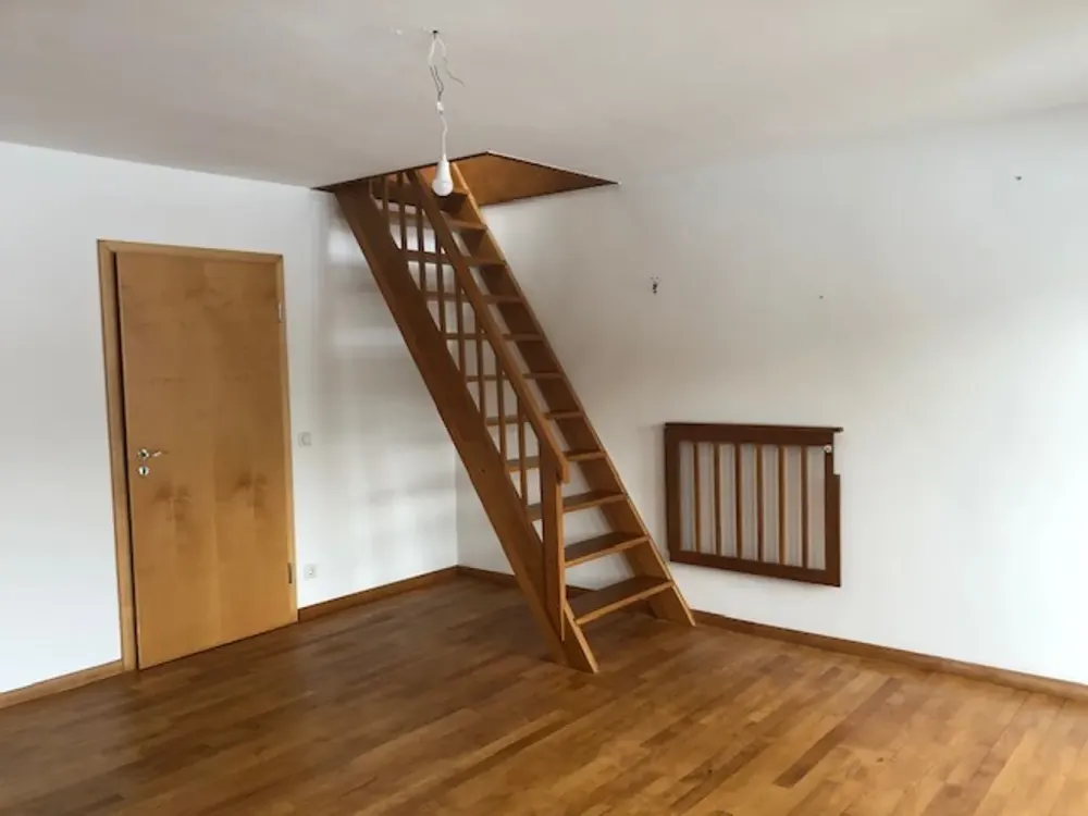 Helle 4-Zimmer Maisonette-Wohnung mit zwei Balkonen