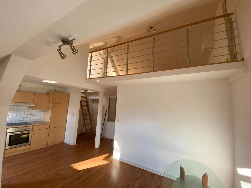 2-Zimmer-DG Wohnung mit EBK und zusätzlichem Dachboden