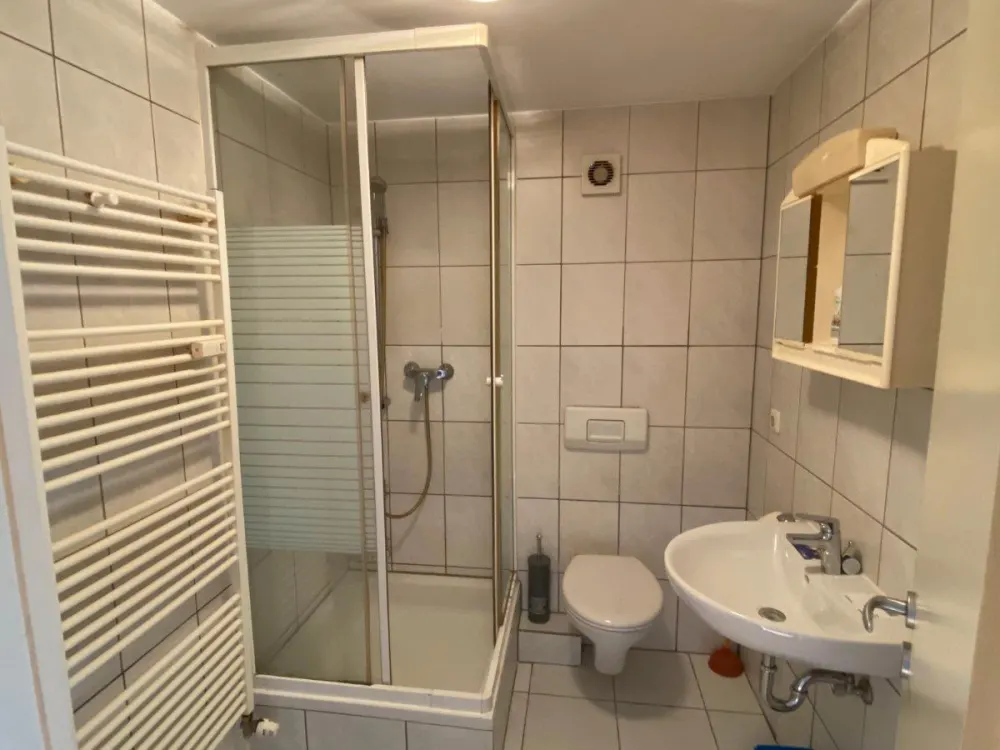 2-Zimmer-DG Wohnung mit EBK und zusätzlichem Dachboden
