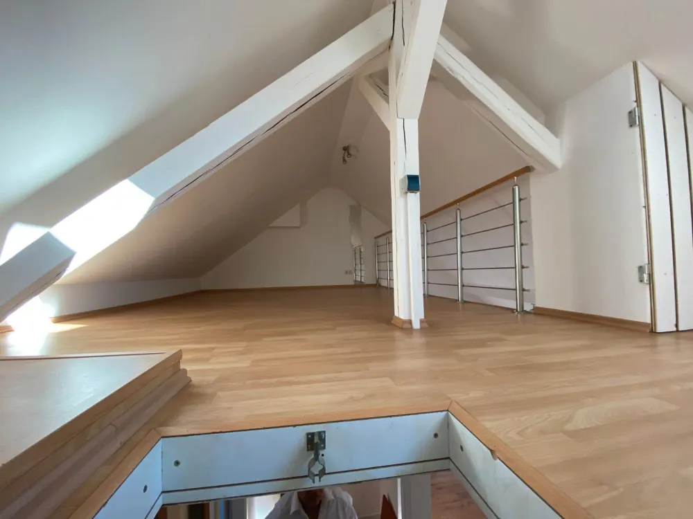 2-Zimmer-DG Wohnung mit EBK und zusätzlichem Dachboden