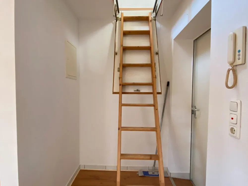 2-Zimmer-DG Wohnung mit EBK und zusätzlichem Dachboden