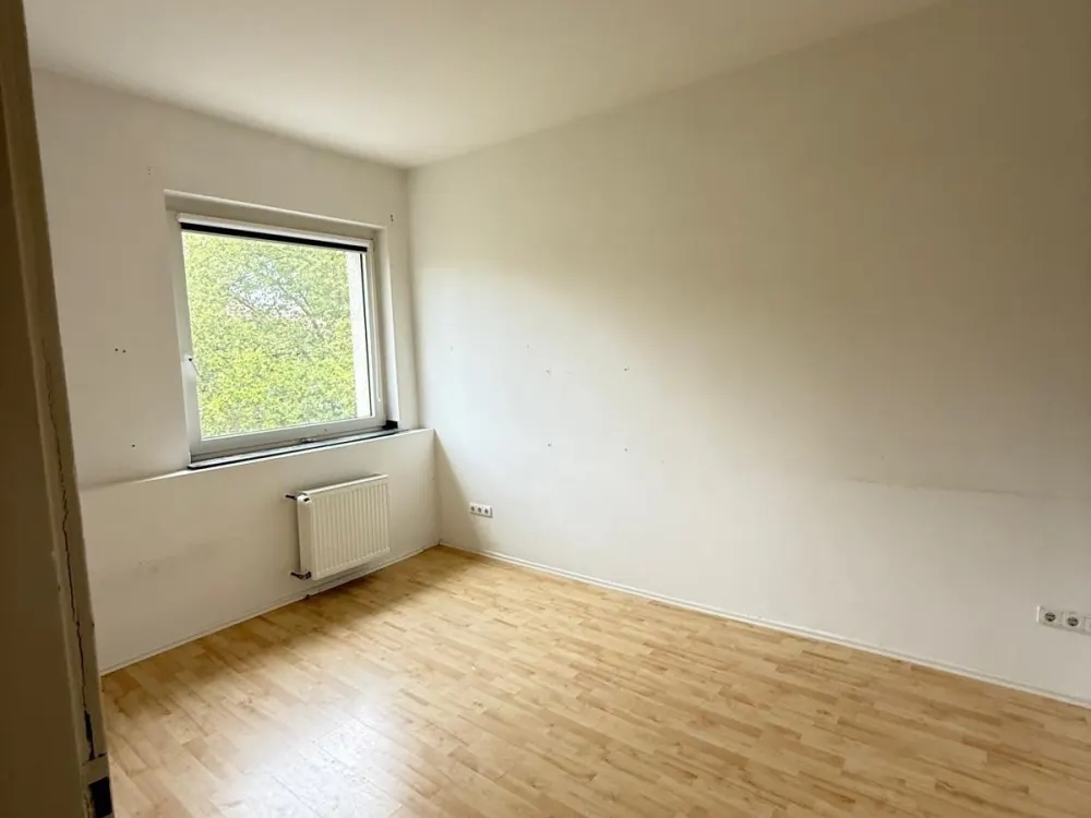 5-Raum-Wunder mit 2 Bädern und Balkon im Saarlandstraßen-Viertel!
