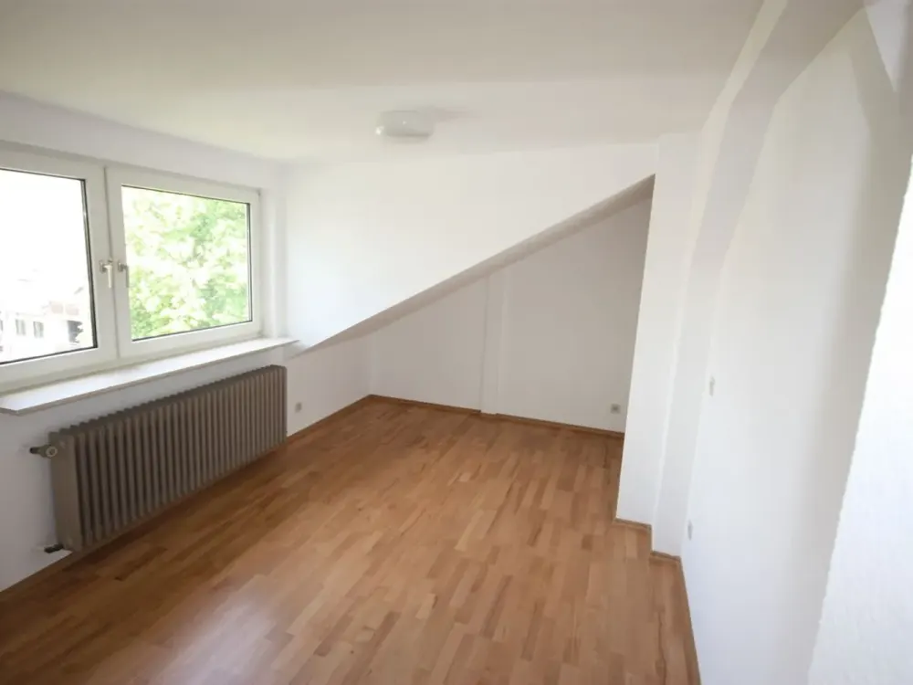 4-Zimmer-Wohnung Nähe Französische Schule & Metropolitan School Frankfurt