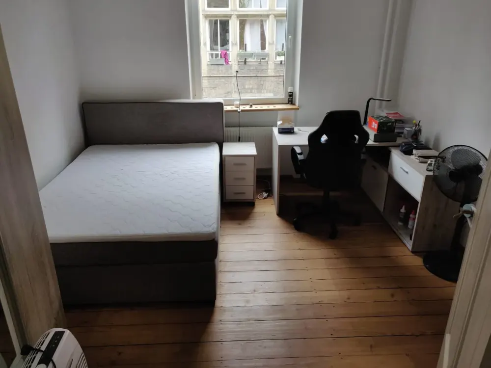 Helle, renovierte 2-ZKB-Altbauwohnung mit EBK in KA, vis-à-vis KIT, ideal für 2er-WG
