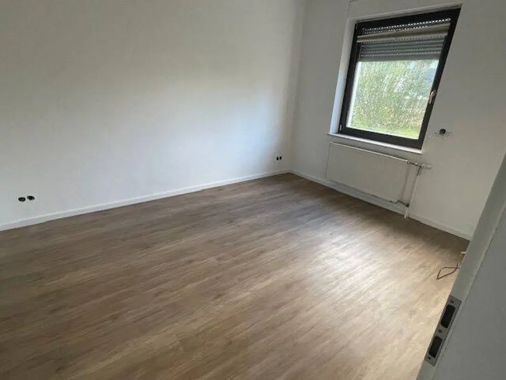 Frisch saniertes Reihenhaus in ruhiger Lage von Saarbrücken [HMR-O38E01]