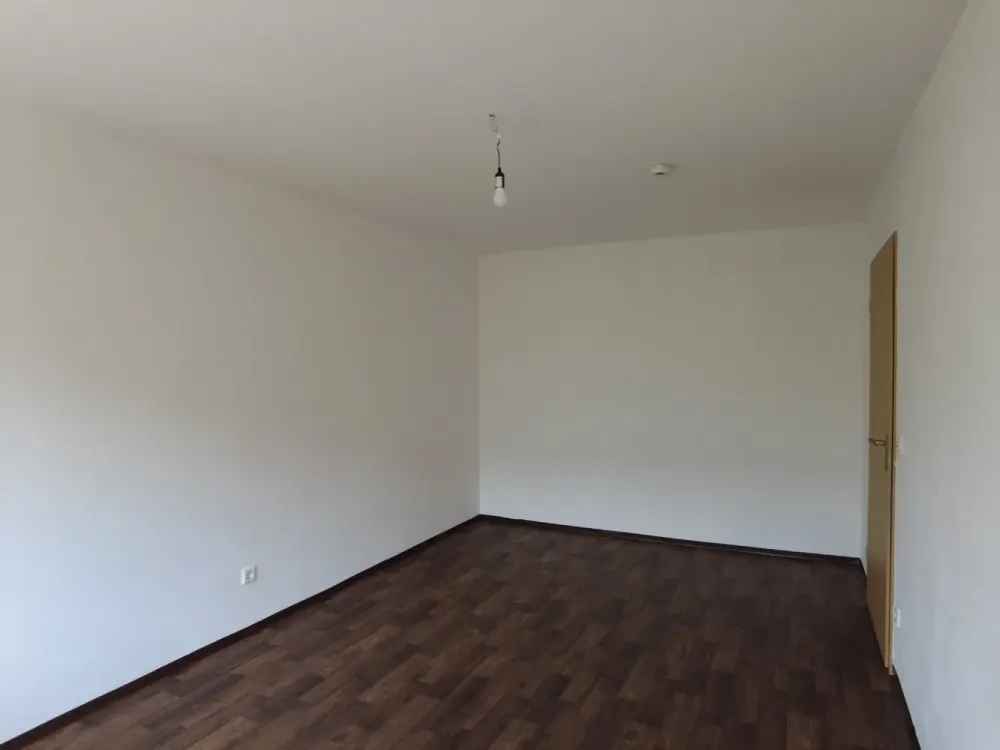 2-Zimmer-Wohnung (650 Kalt).Aufzug, Einbauküche & Stellplatz (50)