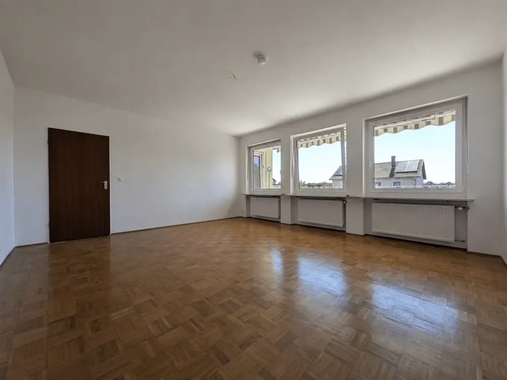 Großzügige und ruhig gelegene 3-Zimmer-OG Wohnung mit Balkon