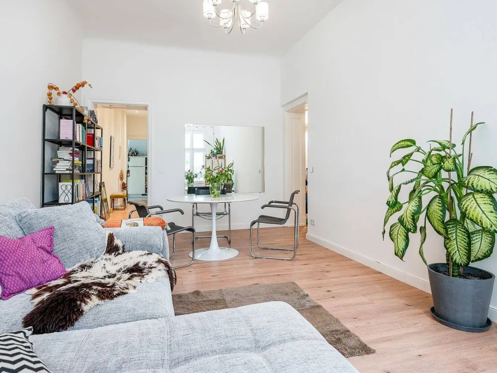 Stilvoll möbliert in Berlin-Wedding - helle 2-Zimmer-Wohnung mit Balkon & Homeoffice