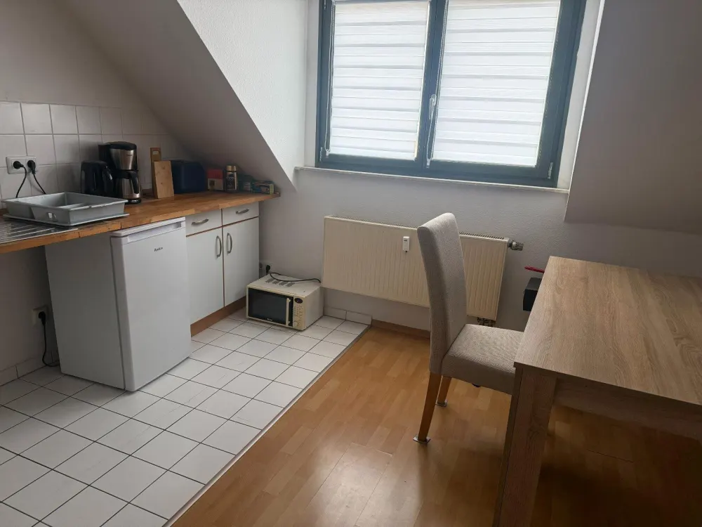 Attraktive 2-Zimmer-Dachgeschosswohnung mit Tageslichtbad