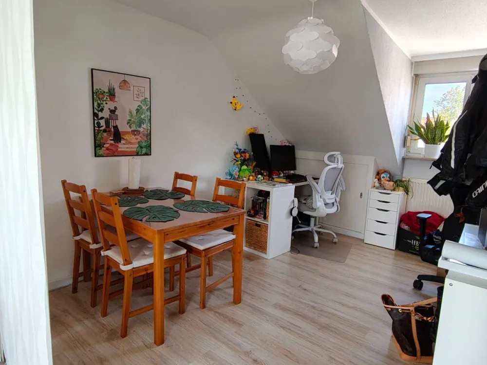 Helle 2,5-Zimmer-DG-Wohnung in Stuttgart-Vaihingen