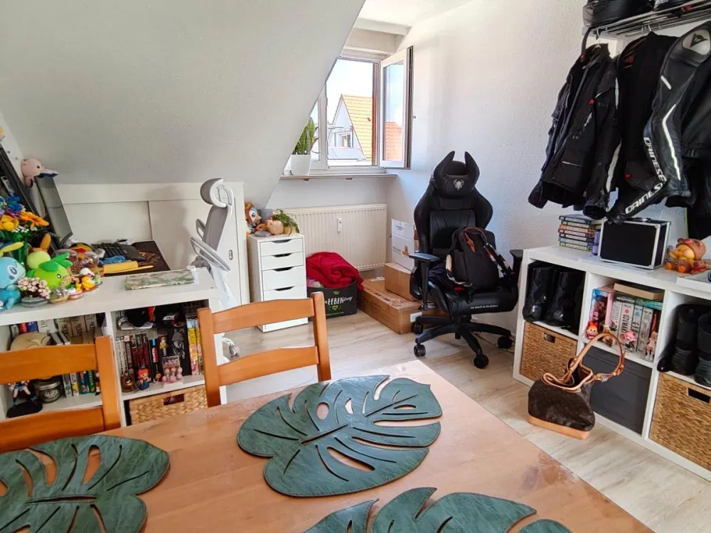 Helle 2,5-Zimmer-DG-Wohnung in Stuttgart-Vaihingen