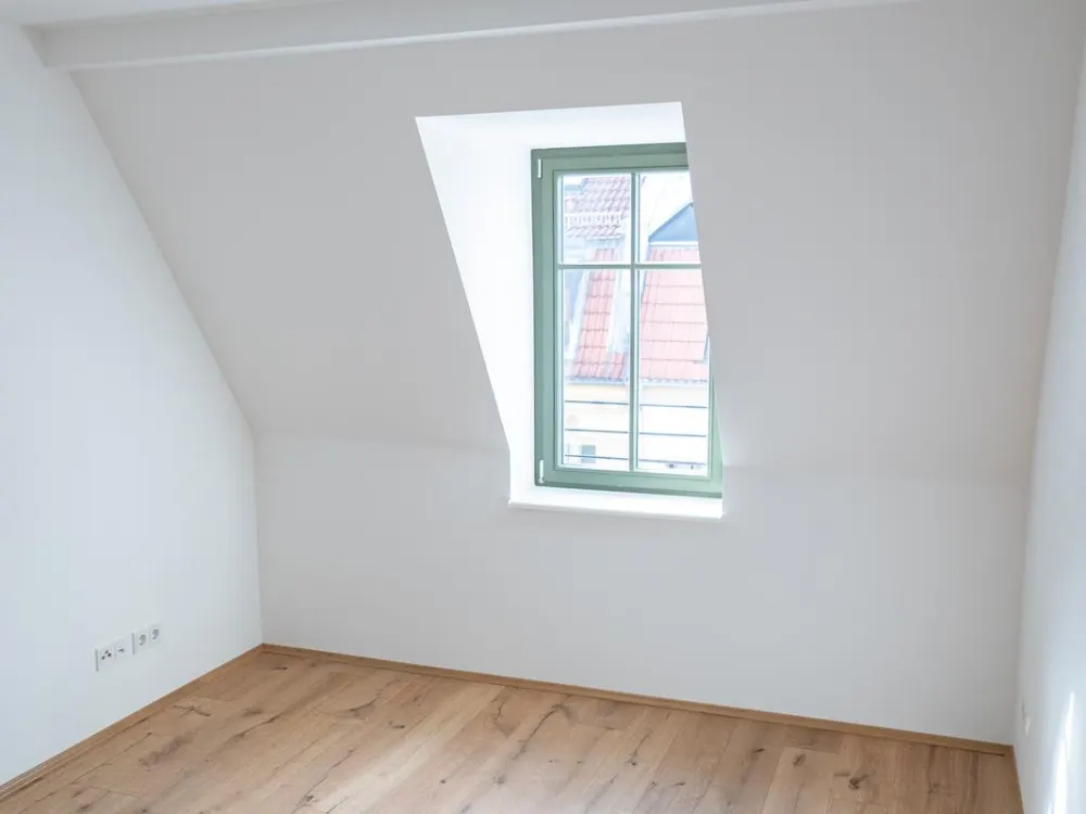 Hochwertig sanierte 3,5 - Zimmer-Wohnung mit Fußbodenheizung und Altbaucharme, WE08