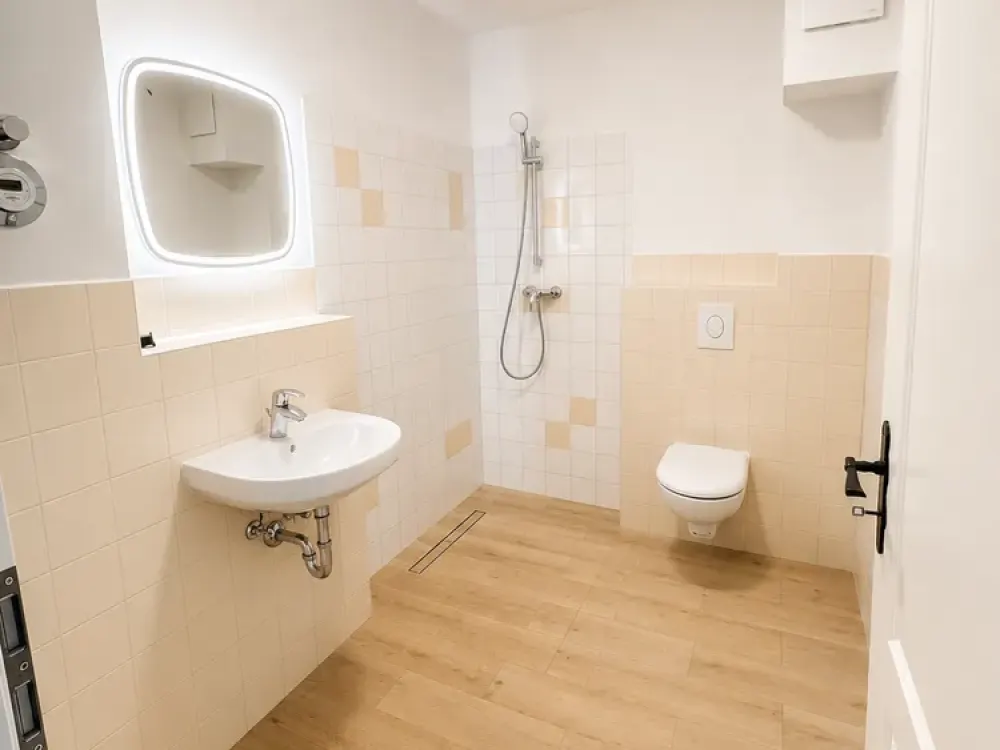2-Zimmer-Wohnung im Grünen mit EBK und Balkon
