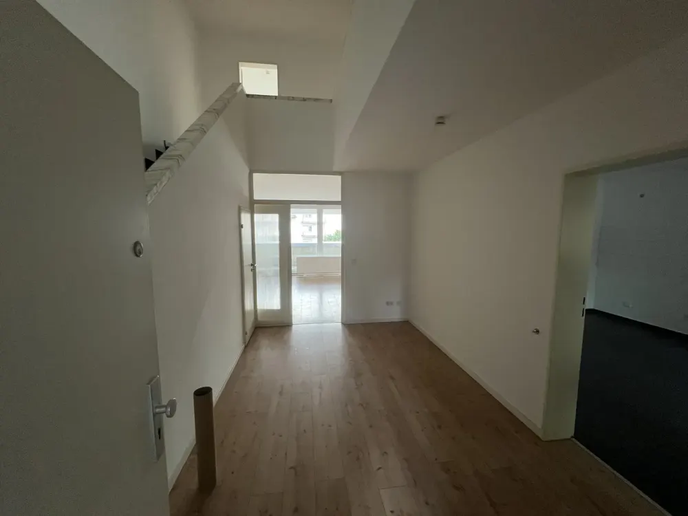 Spacious 4-Room Maisonette Apartment with FOUR Balconies in the Heart of Brühl