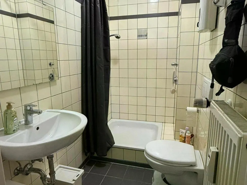 سكن مركزي مؤقت (18.9.-29.9.2026) في كولونيا